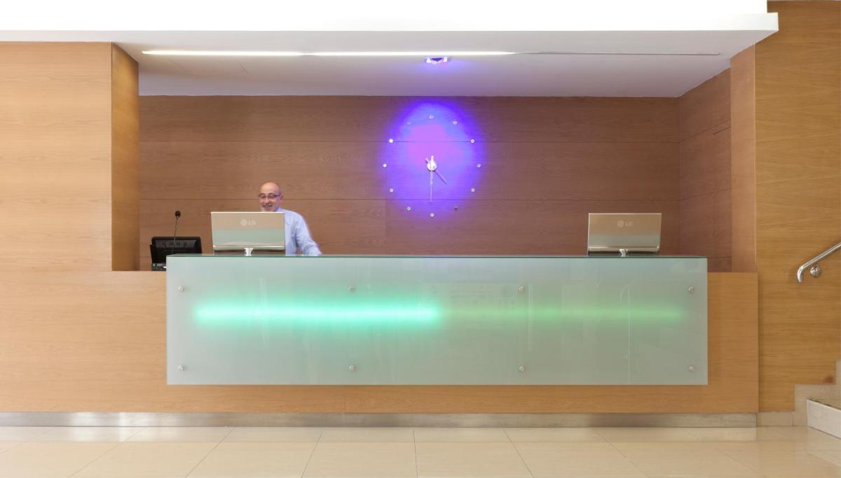 Clientes alojados en Hotel Samos