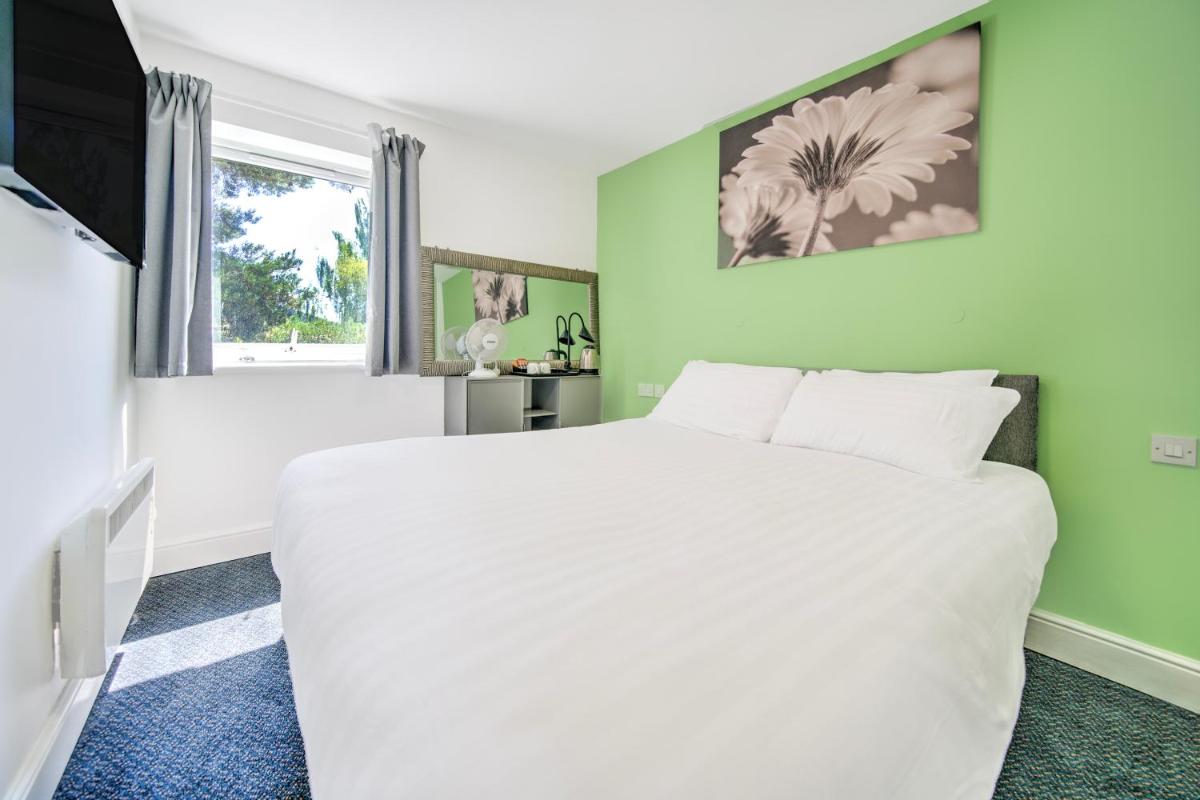 GO2 Gloucester Hotel by OYO - Housity