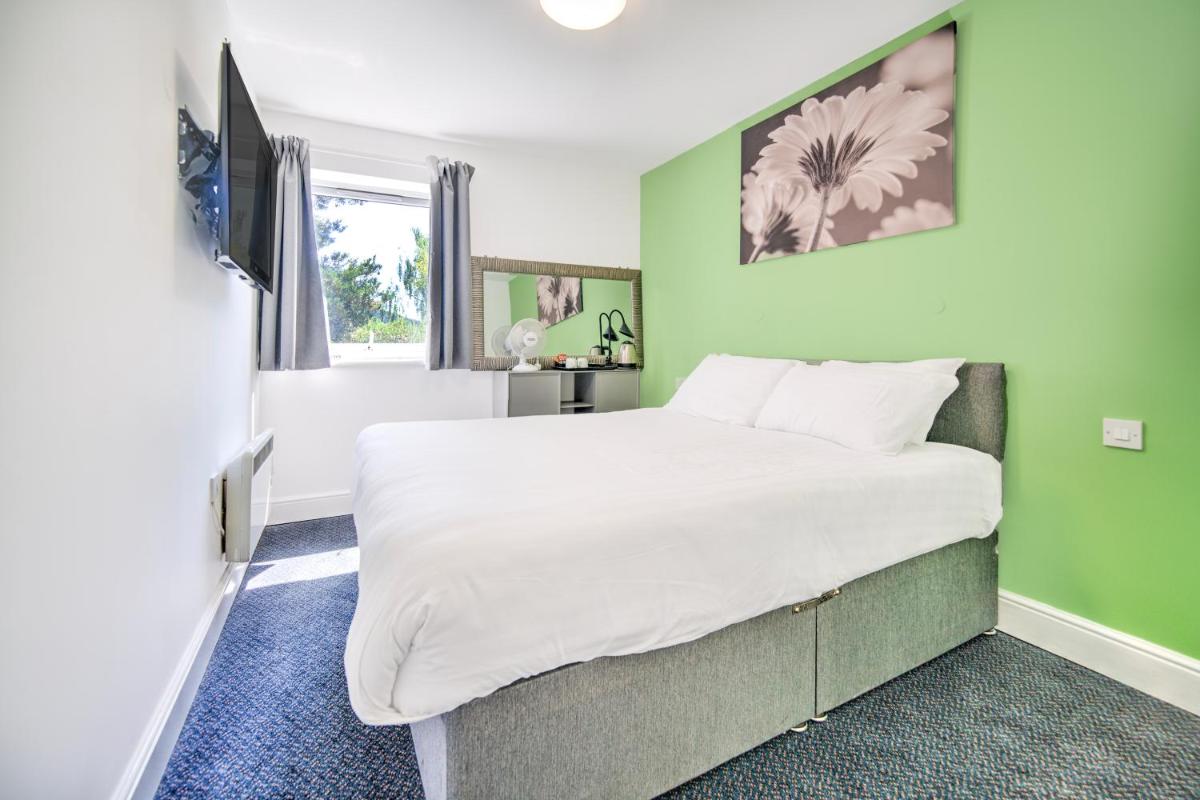 GO2 Gloucester Hotel by OYO - Housity