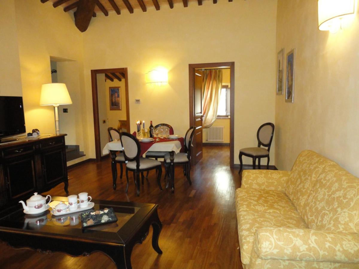 Castello Izzalini Todi Resort - Housity