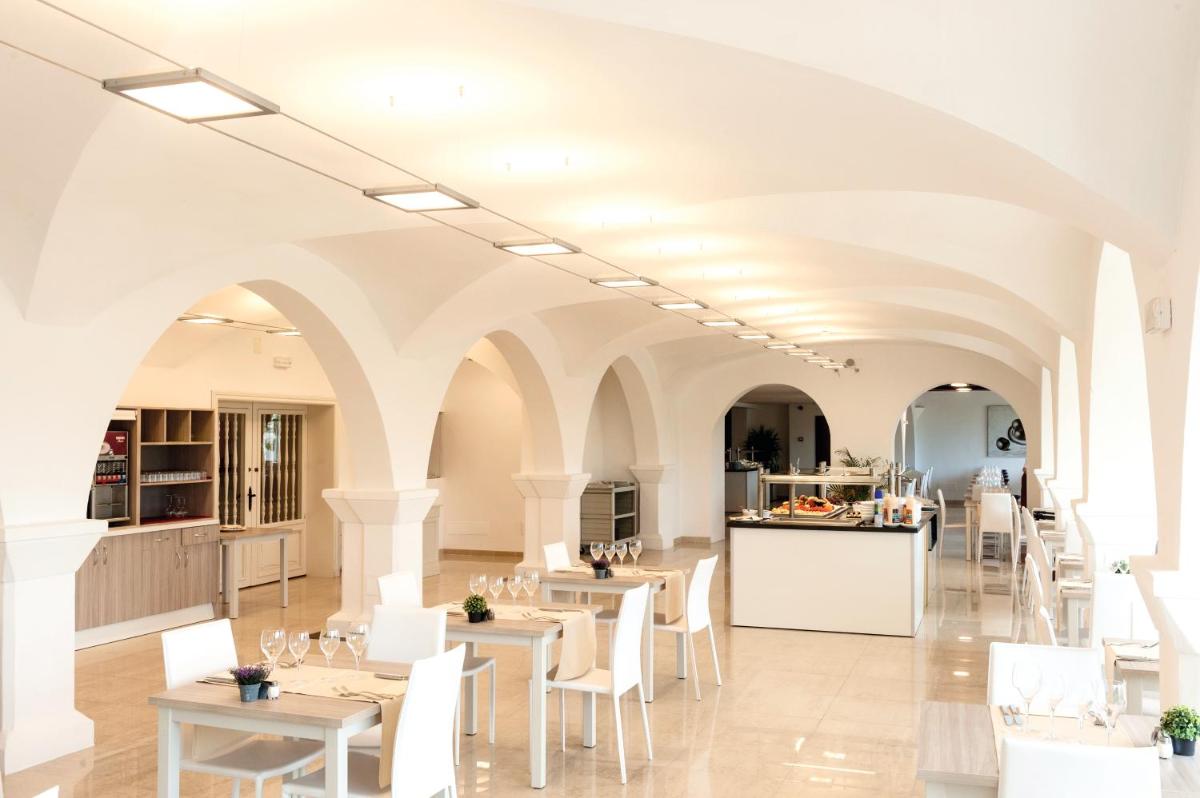 Comida en o cerca de este hotel