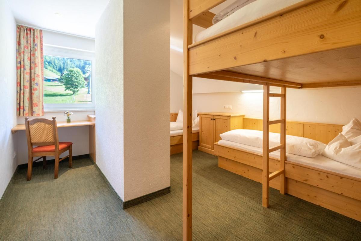 Schi- und Wanderhotel Berghof - Housity