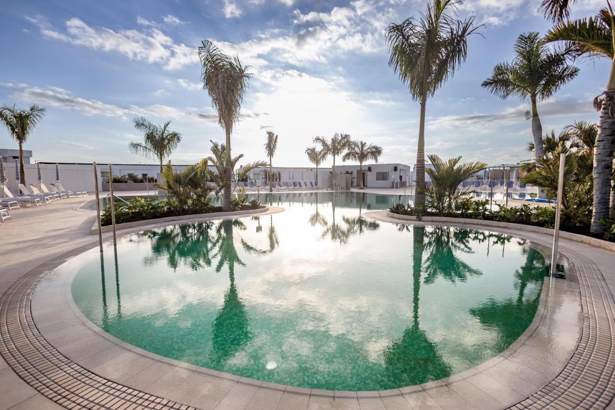 Piscina en o cerca de Servatur Puerto Azul
