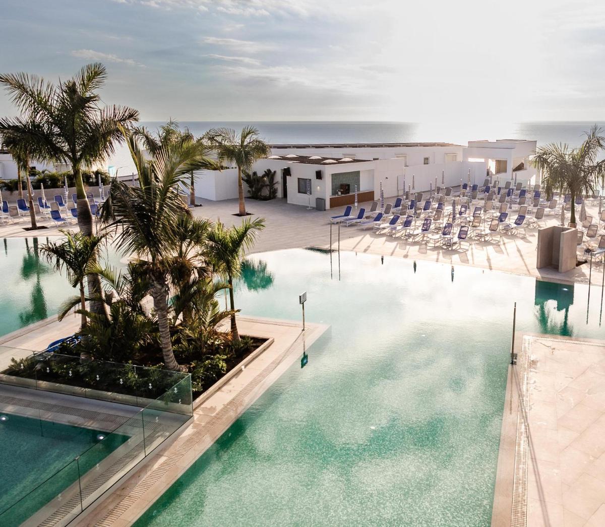 Piscina en o cerca de Servatur Puerto Azul