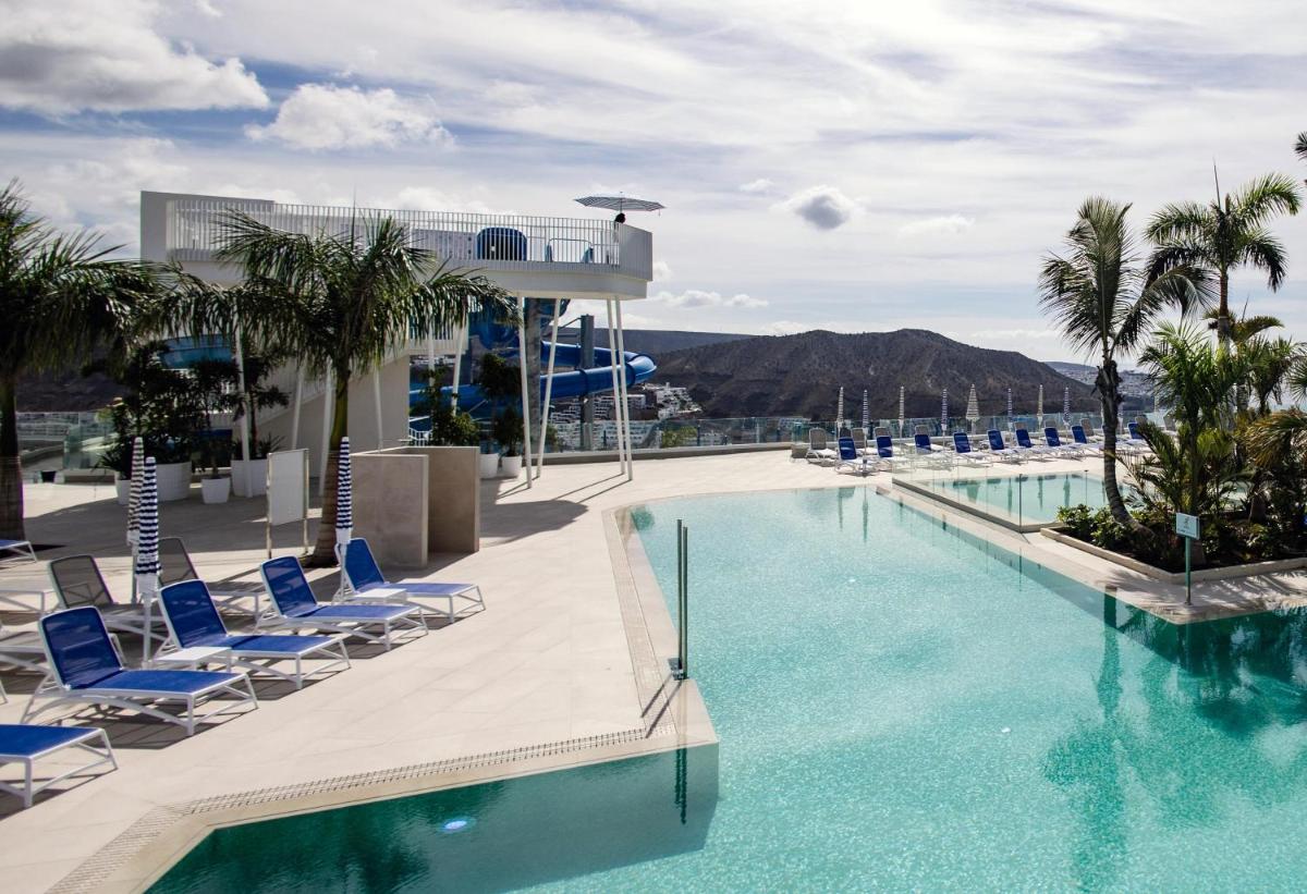 Piscina en o cerca de Servatur Puerto Azul