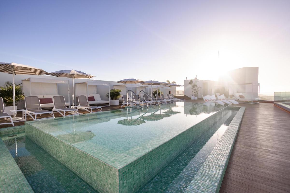 Piscina en o cerca de Servatur Puerto Azul