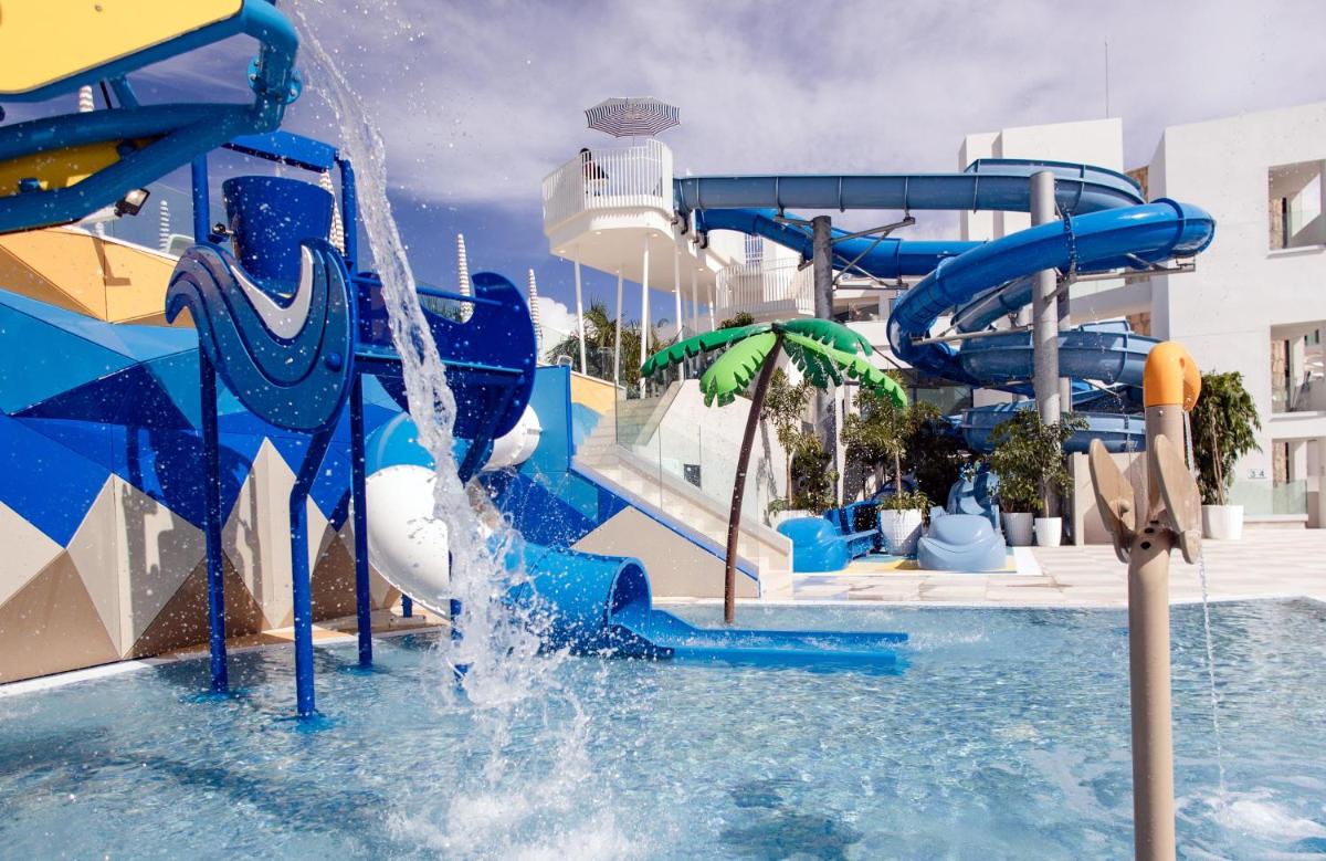 Piscina en o cerca de Servatur Puerto Azul
