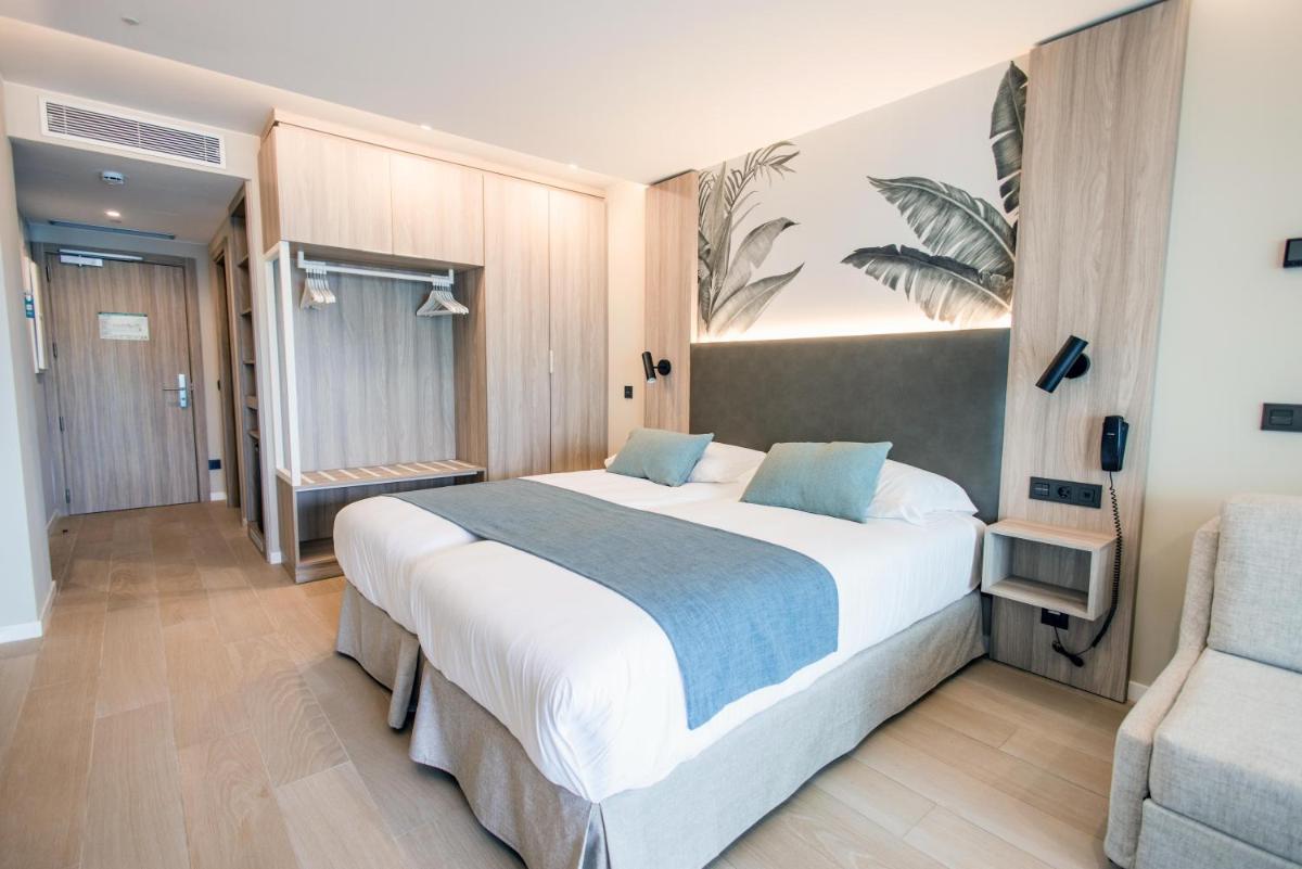 Cama o camas de una habitación en Servatur Puerto Azul