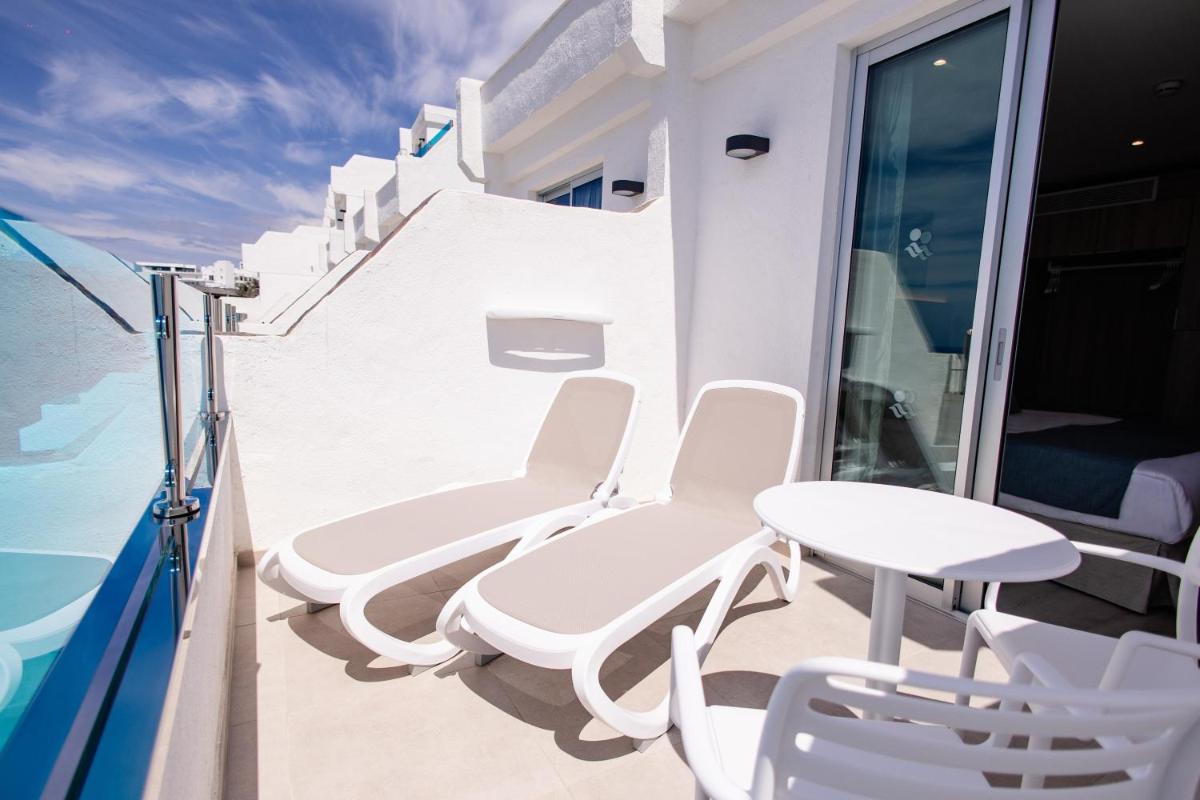 Un balcón o terraza de Servatur Puerto Azul