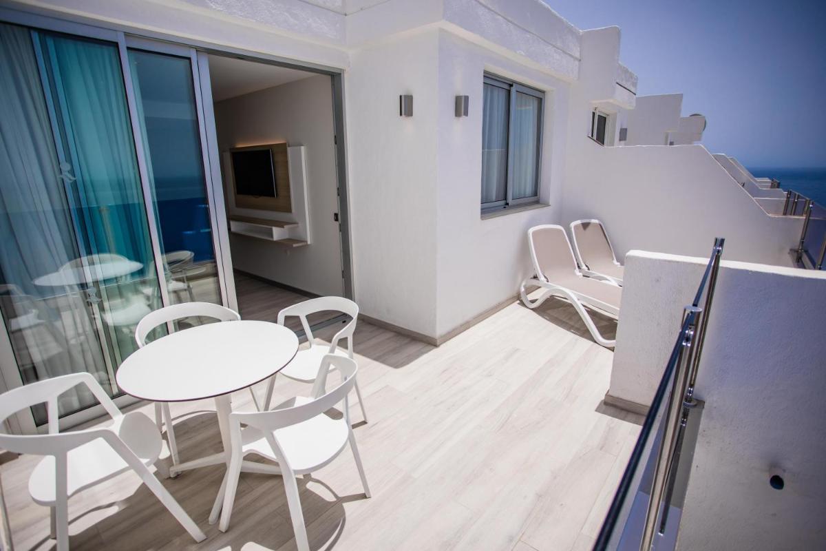 Un balcón o terraza de Servatur Puerto Azul