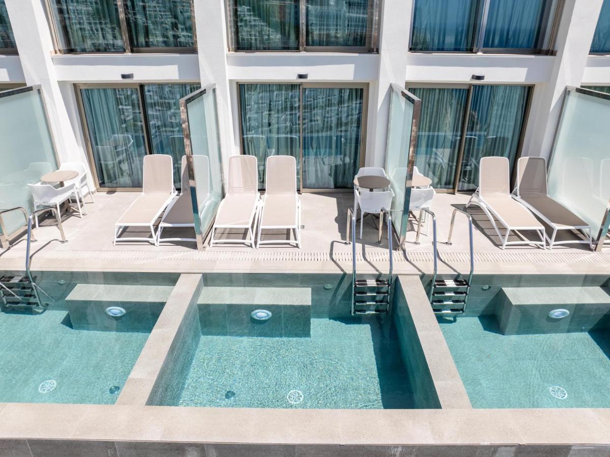 Piscina en o cerca de Servatur Puerto Azul