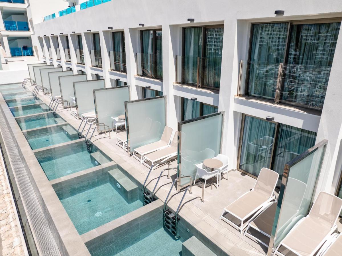 Piscina en o cerca de Servatur Puerto Azul