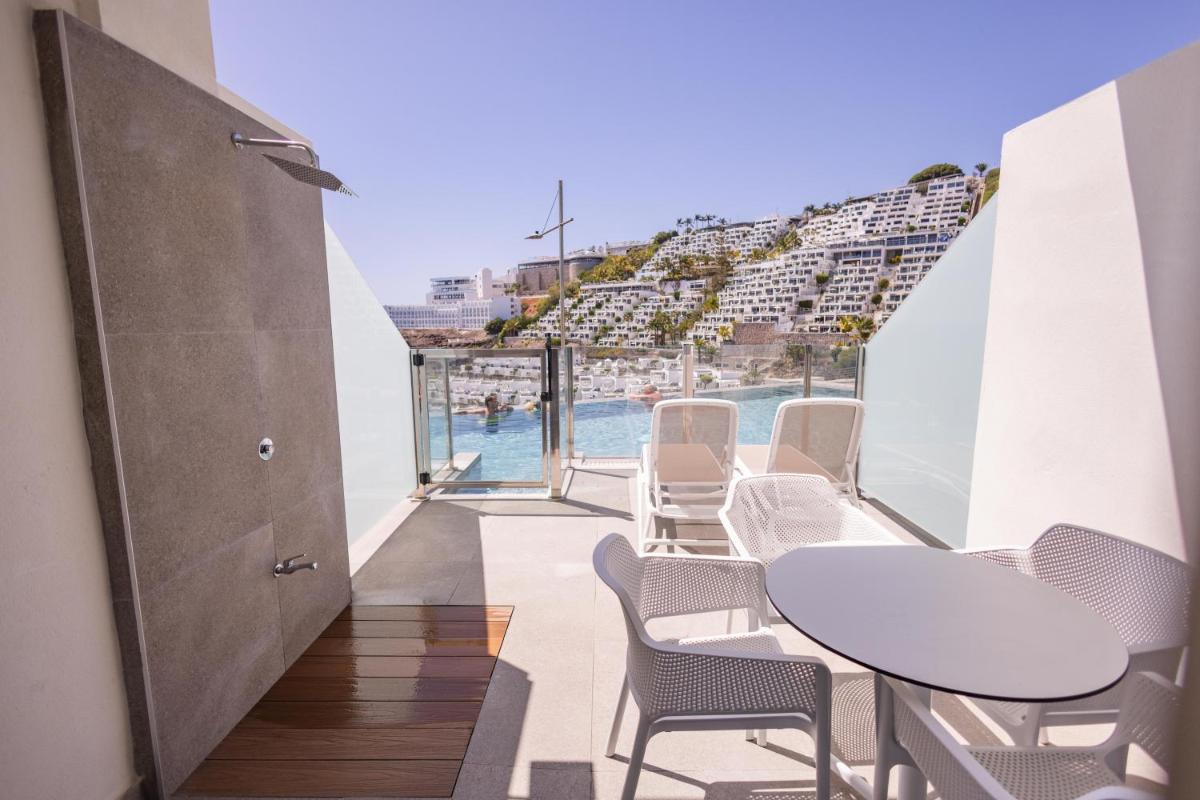 Piscina en o cerca de Servatur Puerto Azul