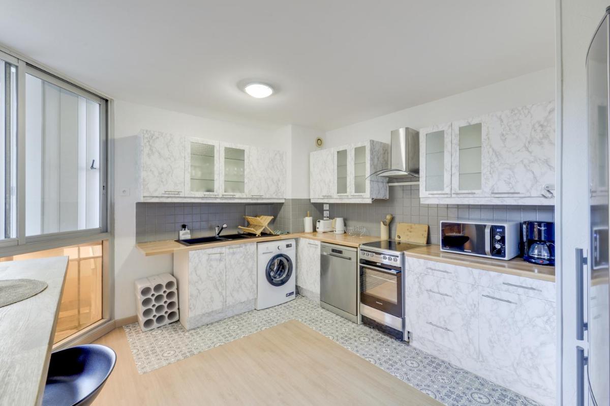 Chic and spacious apart with parking - Hizvo