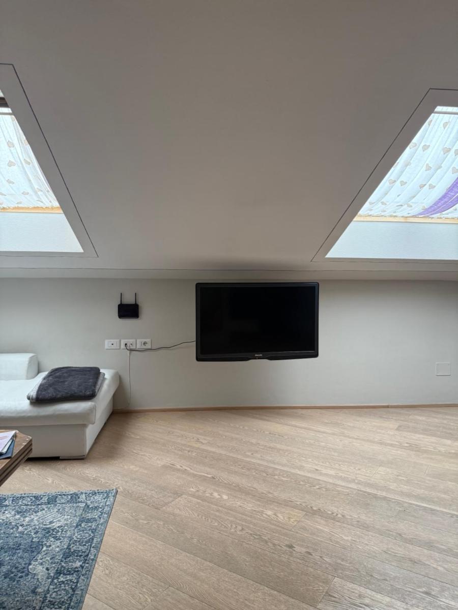 Crystal House - Housity