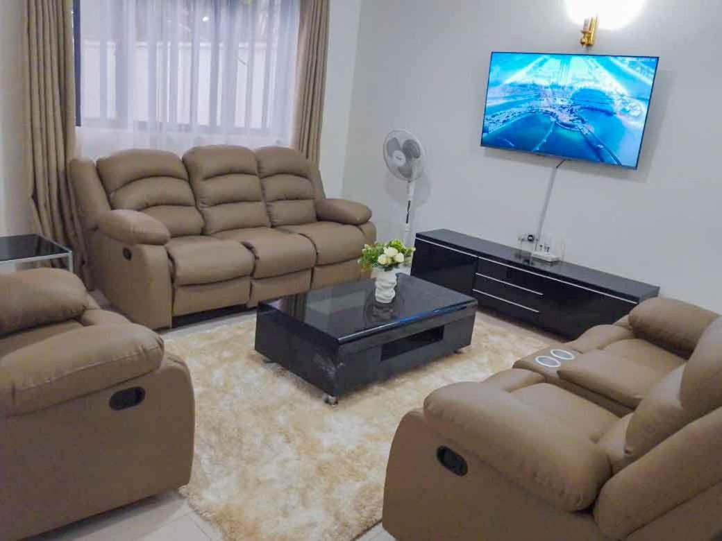 Sofitel Executive 3 bedrooms own compound milimani - Housity