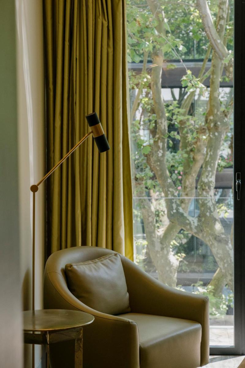Uma área de estar em Vila Foz Hotel & SPA - member of Design Hotels