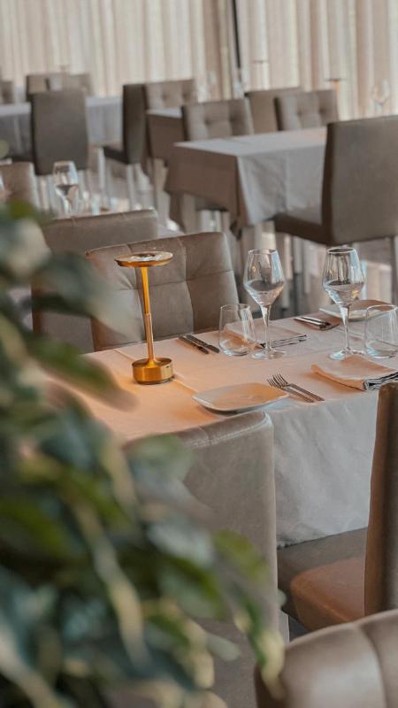 Um restaurante ou outro lugar para comer em Lisotel - Hotel & Spa