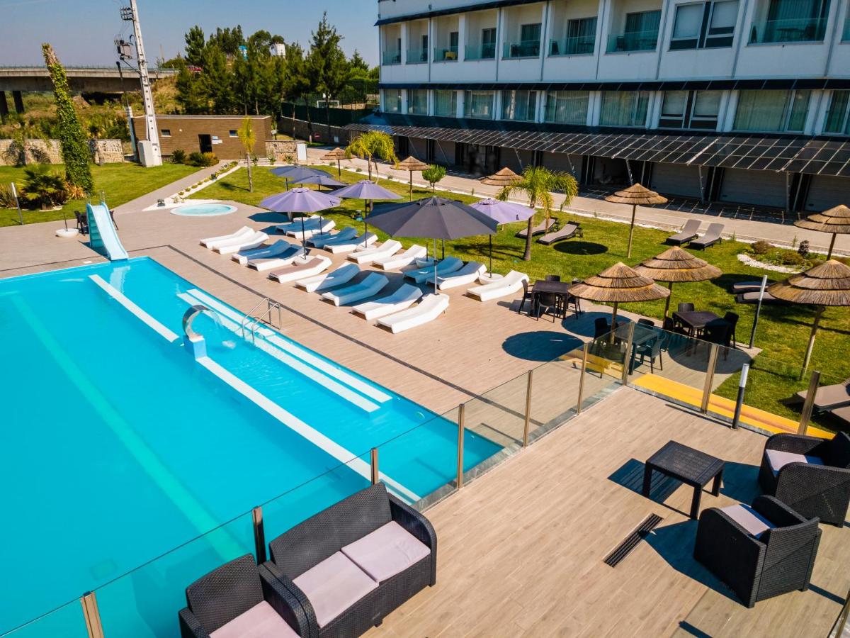 A piscina em ou perto de Lisotel - Hotel & Spa