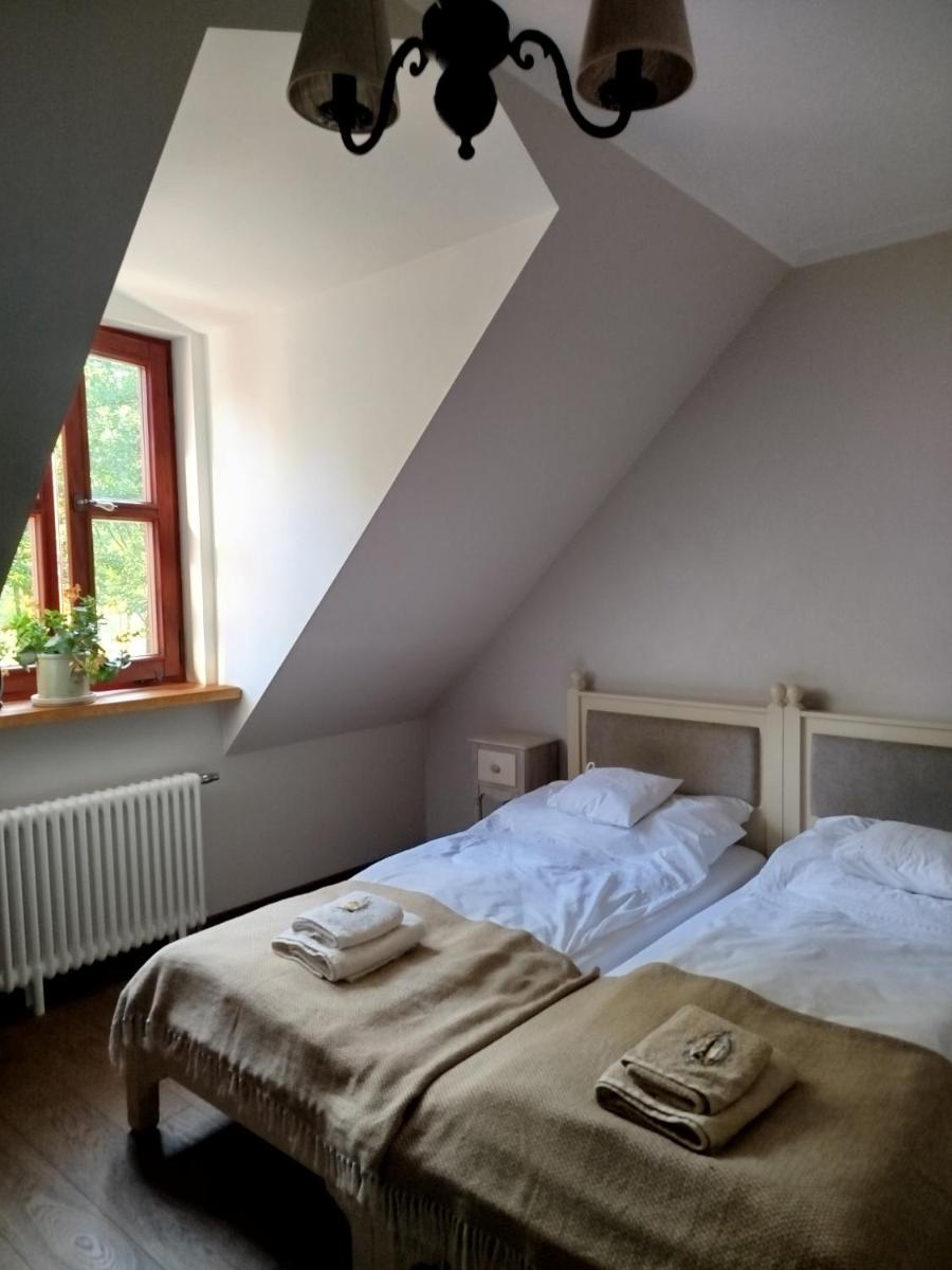 Dwór Zalipie w Starych Zambskach - Housity