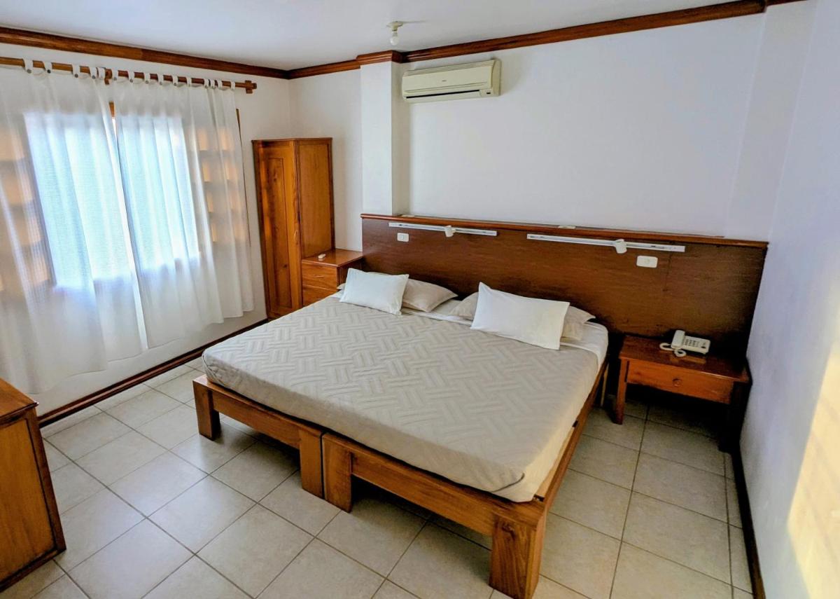 Hostal Macaw - Housity