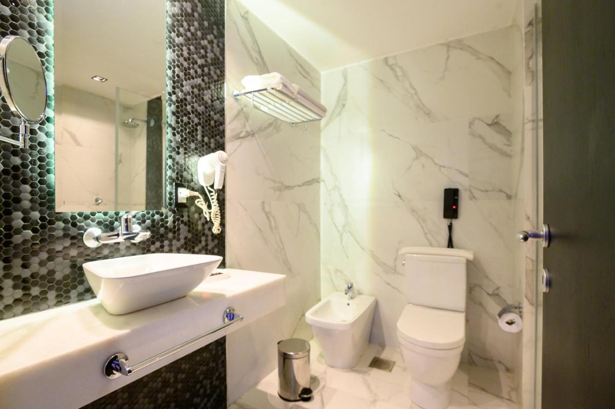 Five Hotel & Residences - Housity