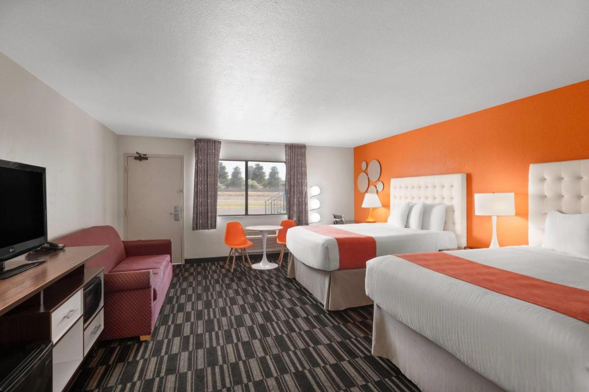 Howard Johnson by Wyndham Modesto Ceres - Housity