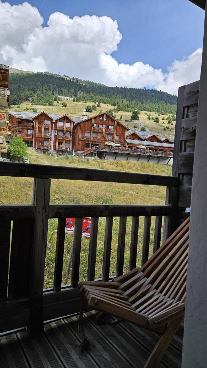 Vue générale sur la montagne ou vue sur la montagne depuis l'hôtel