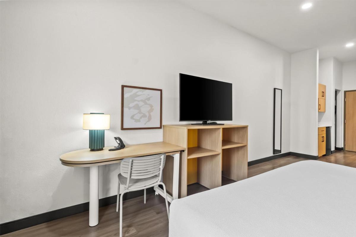 Spark By Hilton Houston Hobby Airport - Housity