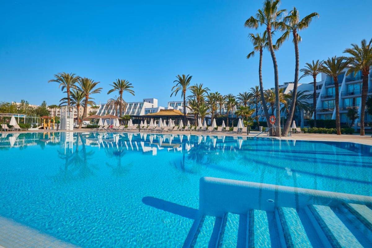 Piscina en o cerca de Protur Sa Coma Playa Hotel & Spa