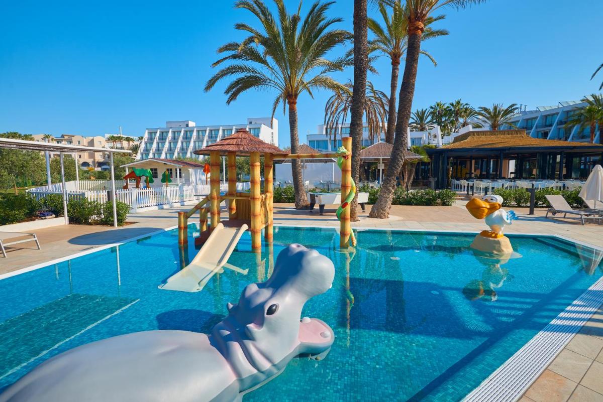 Piscina en o cerca de Protur Sa Coma Playa Hotel & Spa
