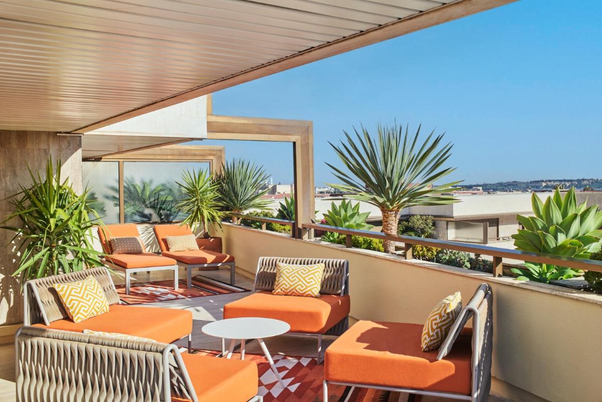 Balcon ou terrasse dans l'établissement Hôtel Barrière Le Gray d'Albion