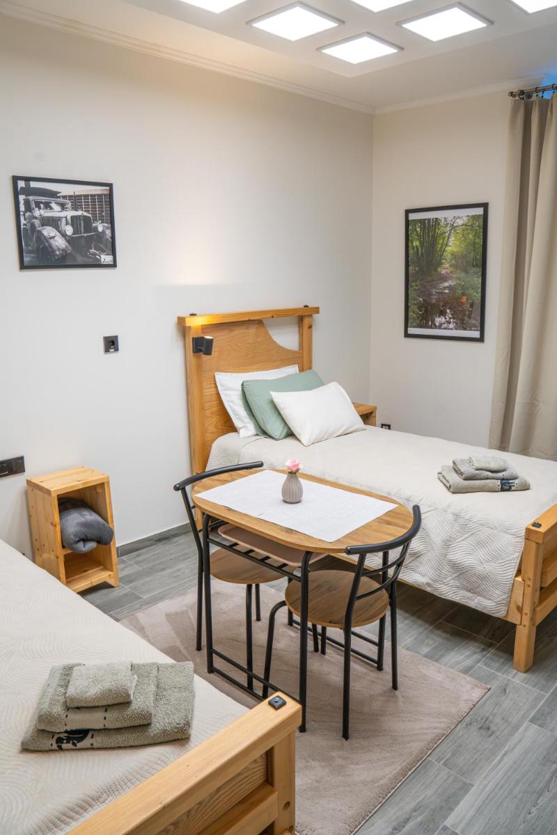 Teatar Rooms Subotica 4 - Housity