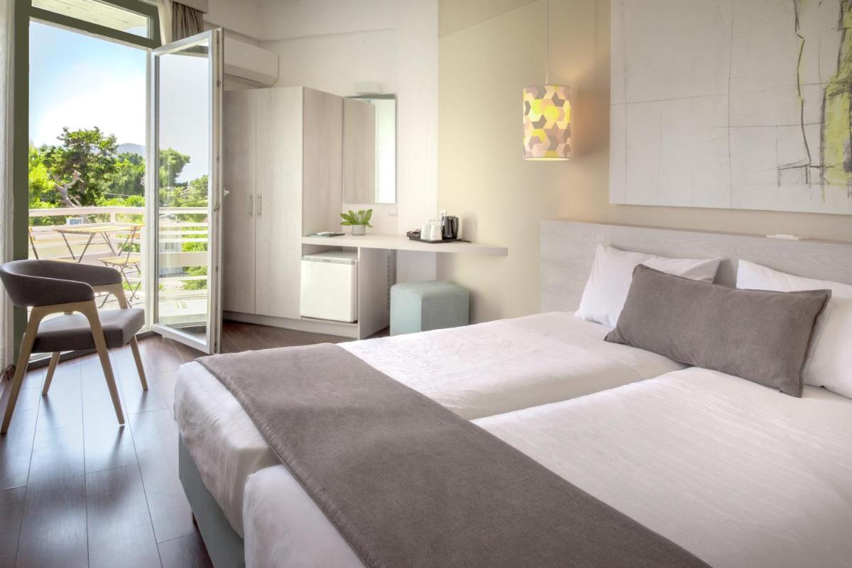 The Grove Seaside Hotel - Housity