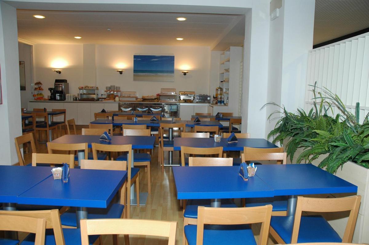 Aparthotel Albatros - Housity