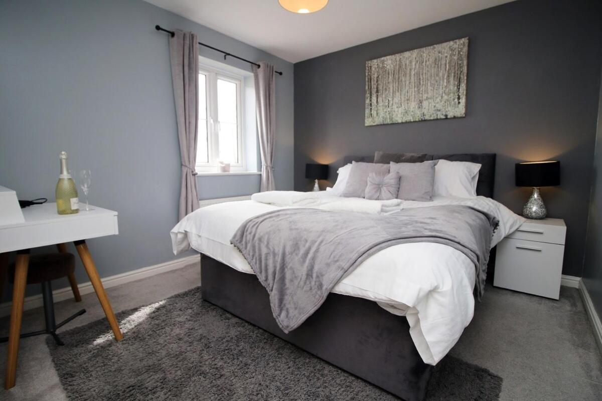 Buxton Way by Tŷ SA - 3 bedroom house - Housity