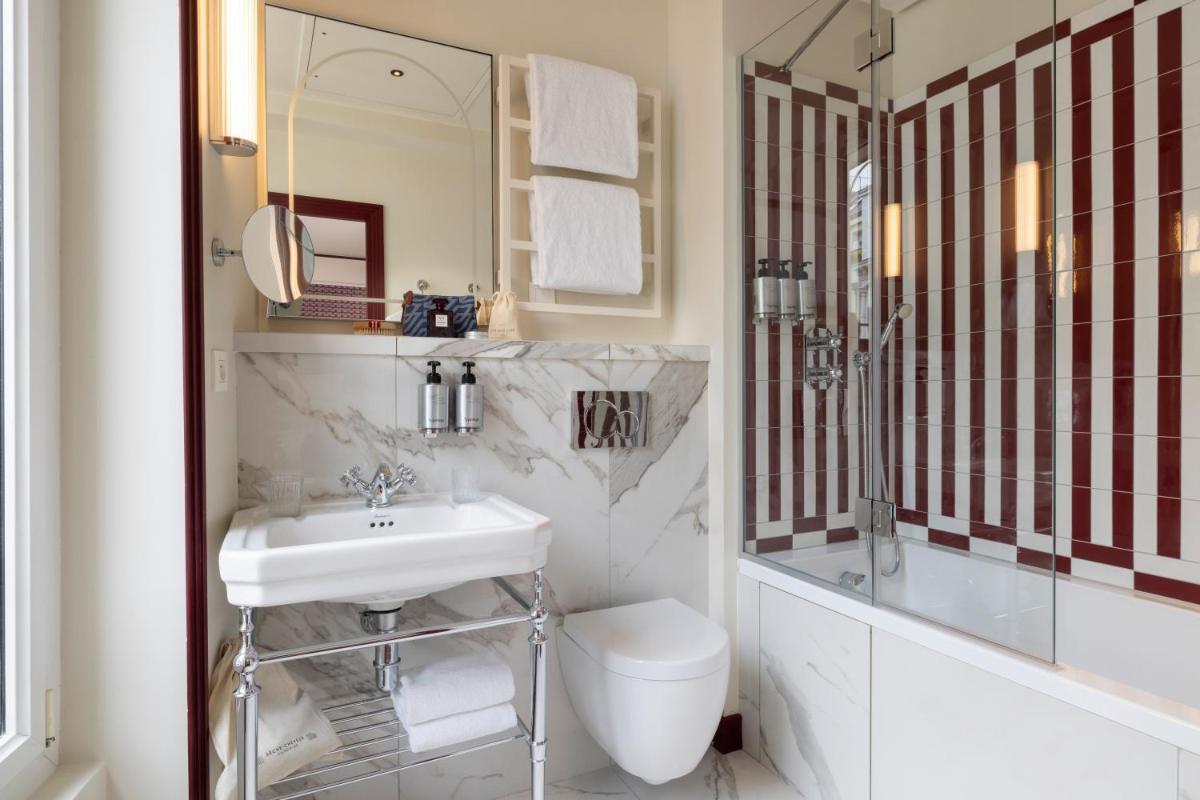 Salle de bains dans l'établissement Hôtel Filigrane & Spa