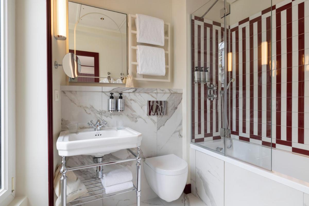 Salle de bains dans l'établissement Hôtel Filigrane & Spa