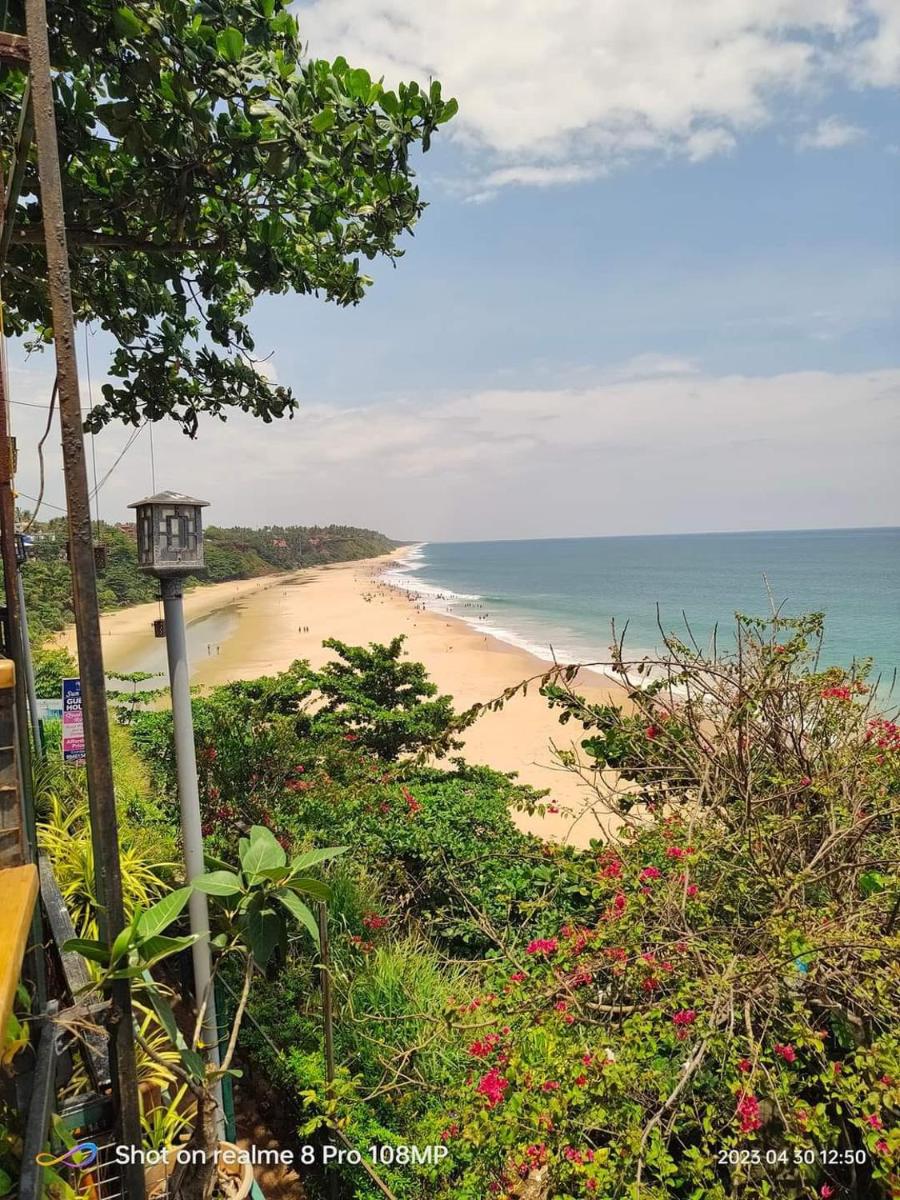 ARONIC beach hotel - Housity