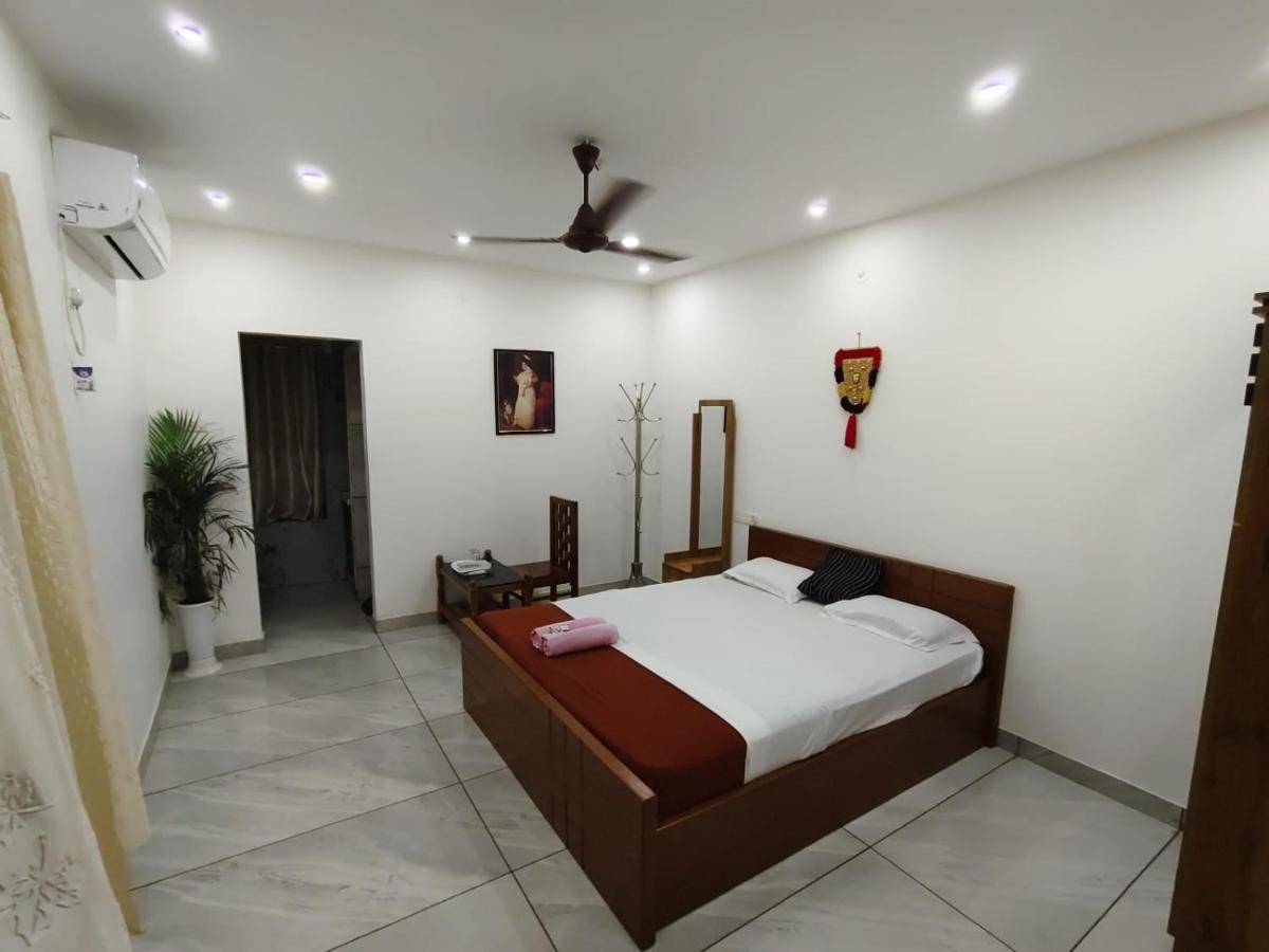 ARONIC beach hotel - Housity