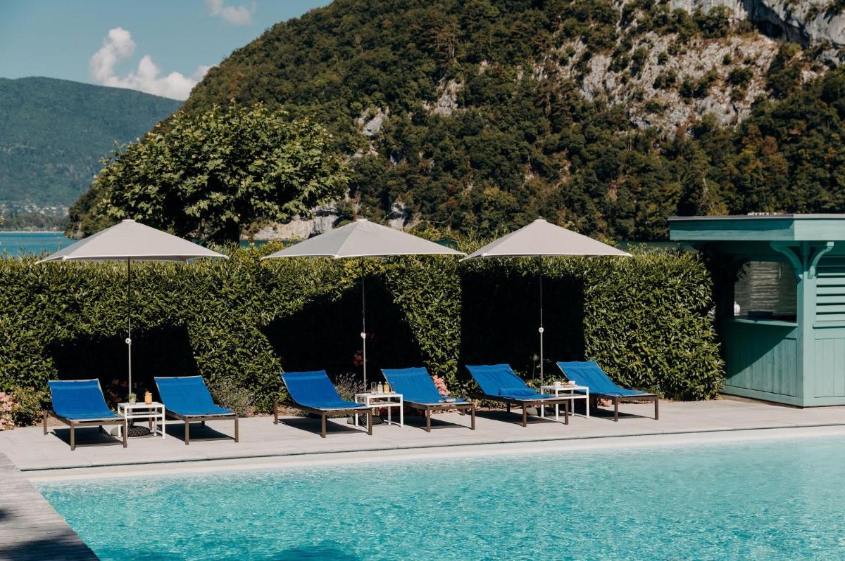 Vue générale sur la montagne ou vue sur la montagne depuis l'hôtel