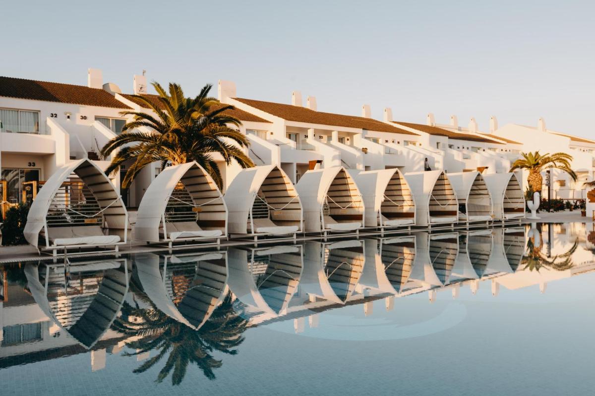 Piscina en o cerca de Lago Resort Menorca - Casas del Lago Adults Only