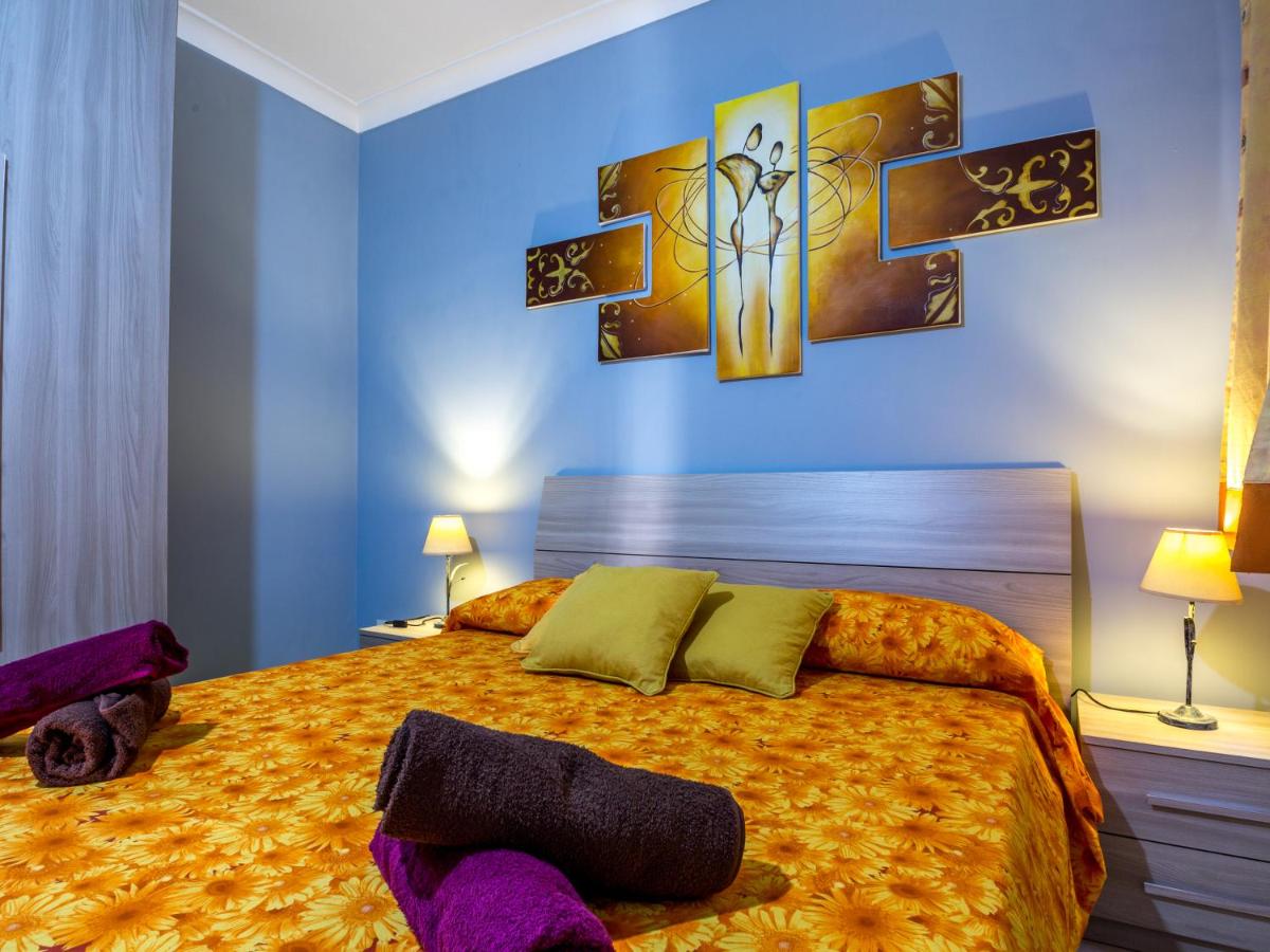 SeaView Apartment in Saint Thomas Bay - Housity