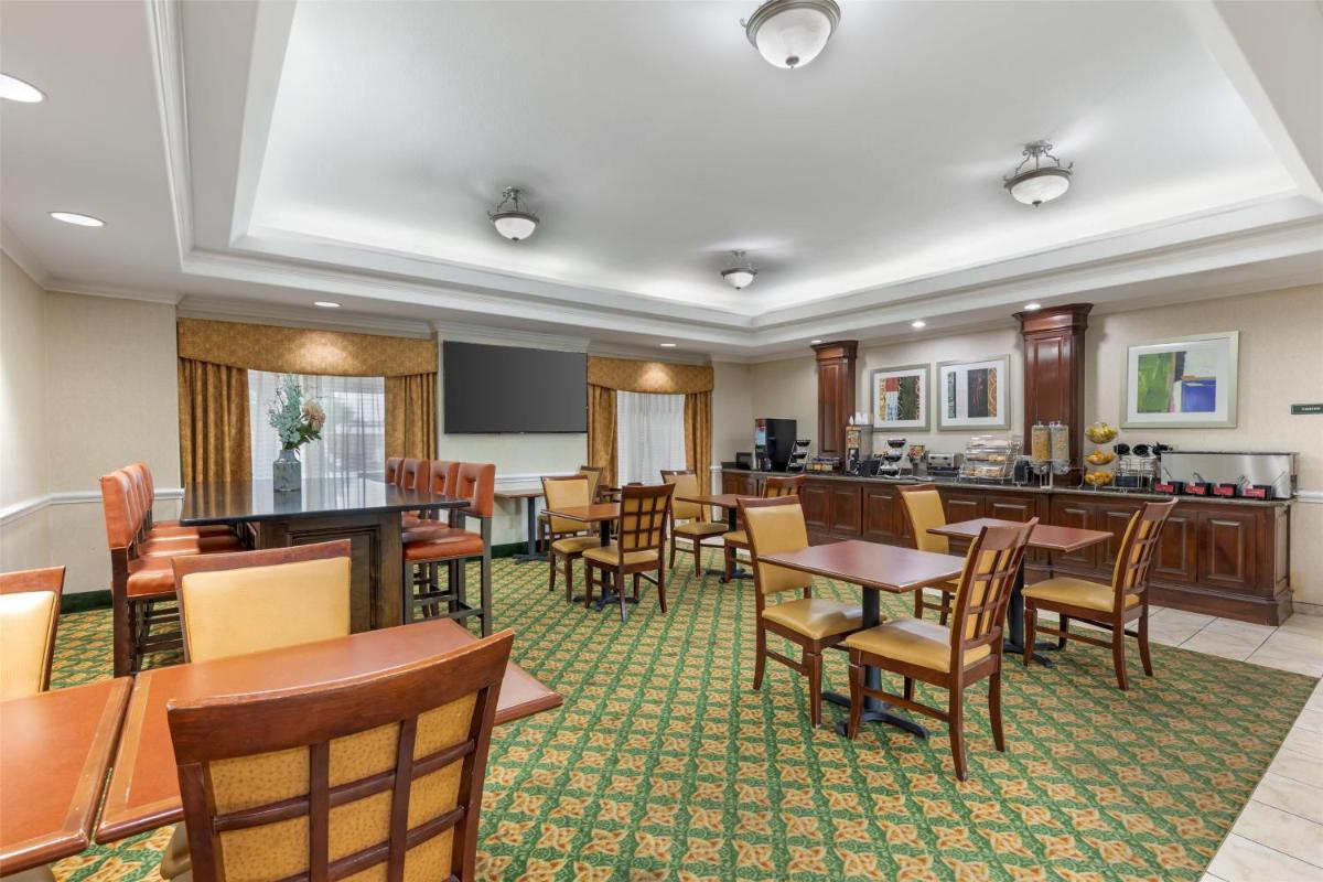 Best Western Plus Waxahachie Inn & Suites - Housity