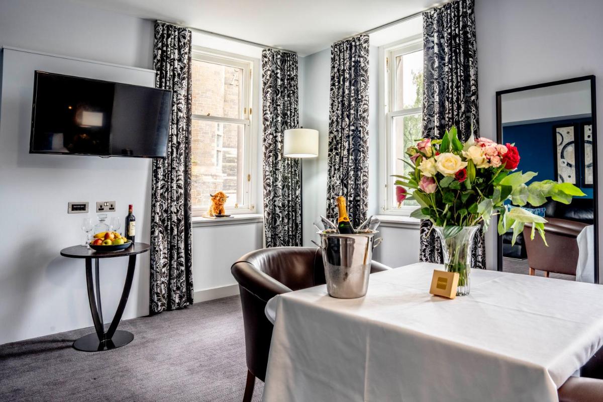 Hotel Colessio - Housity