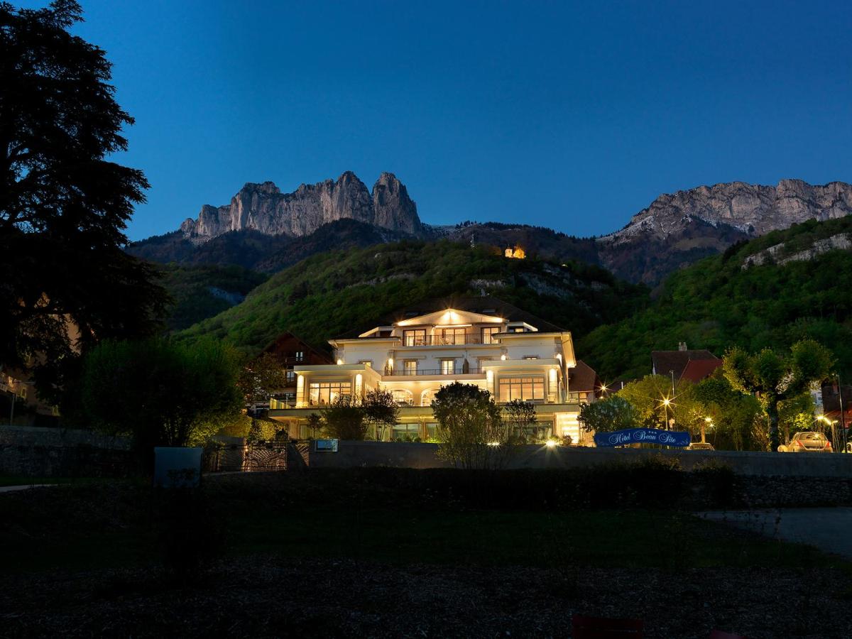 Vue générale sur la montagne ou vue sur la montagne depuis l'hôtel