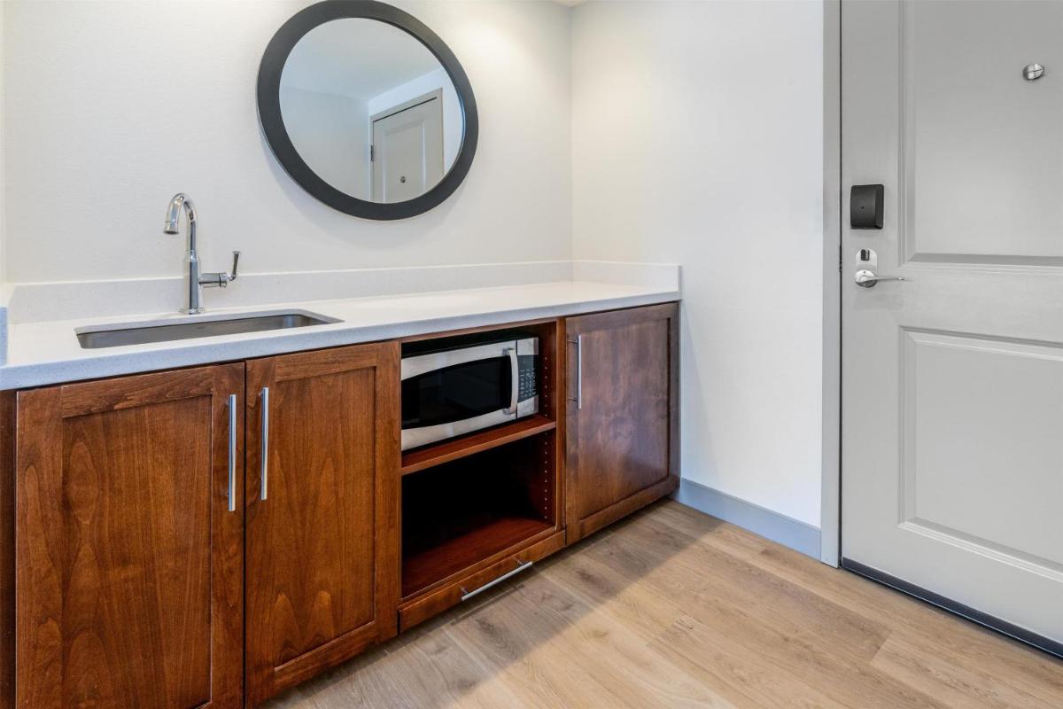 Hampton Inn & Suites Silverthorne - Housity