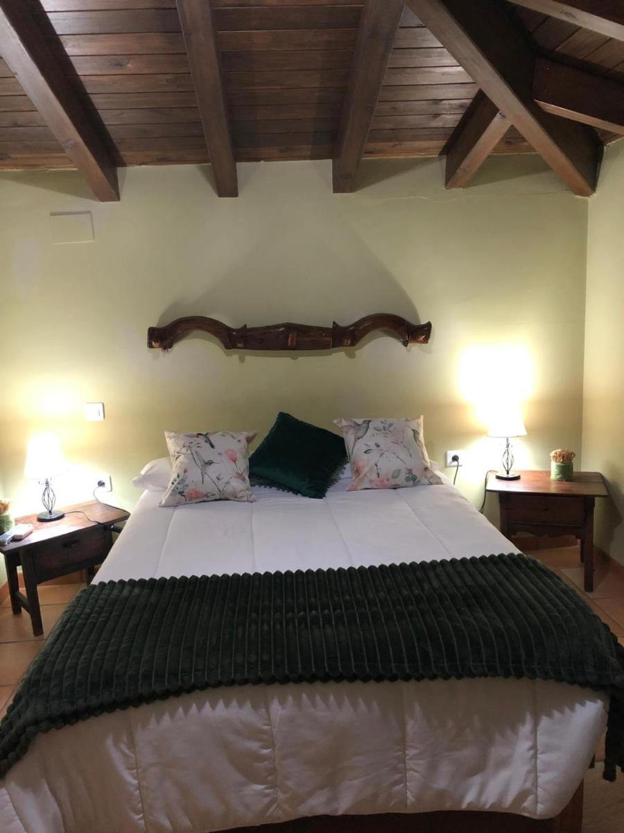 Hostal La Caballeriza - Housity