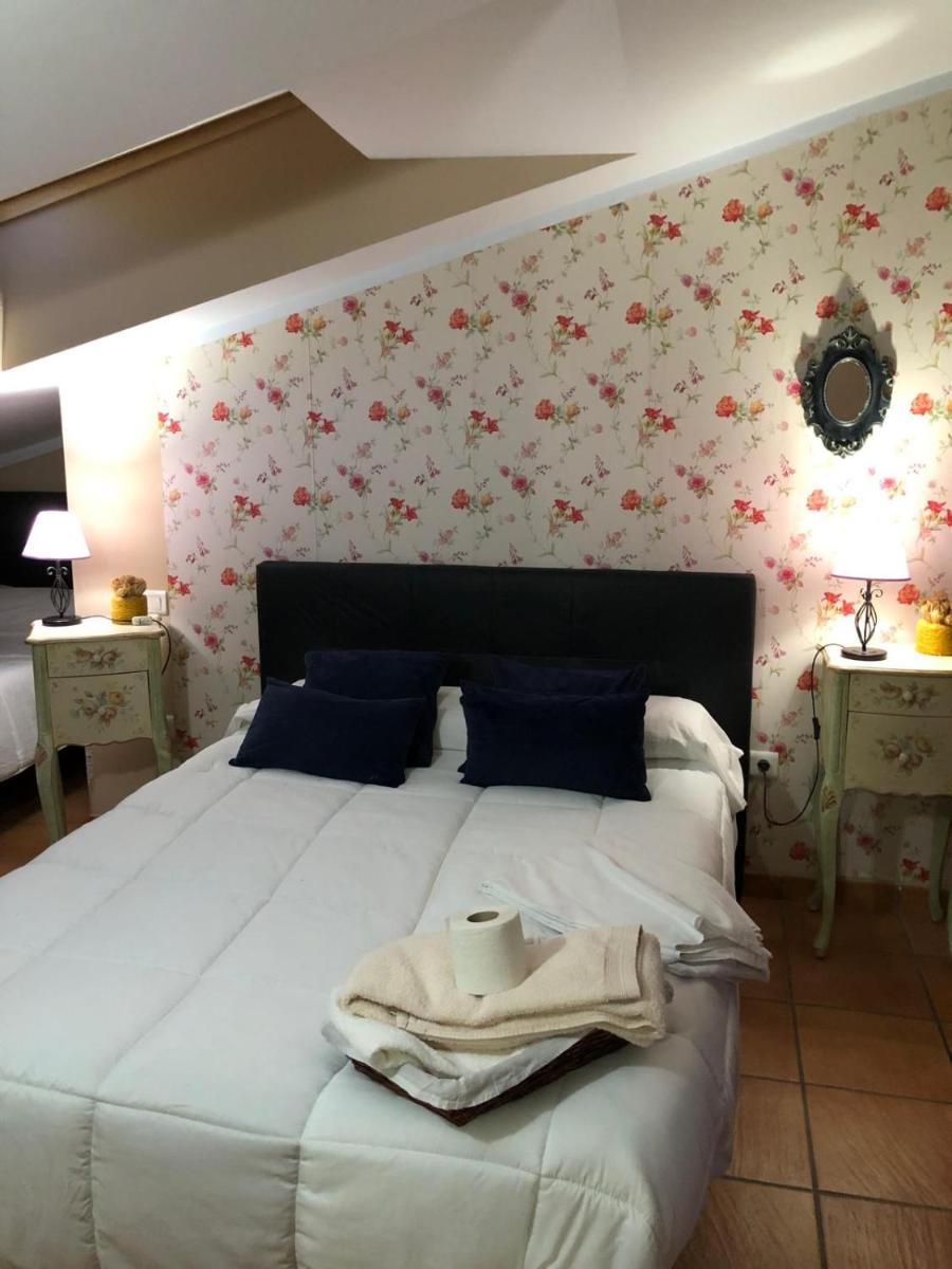 Hostal La Caballeriza - Housity