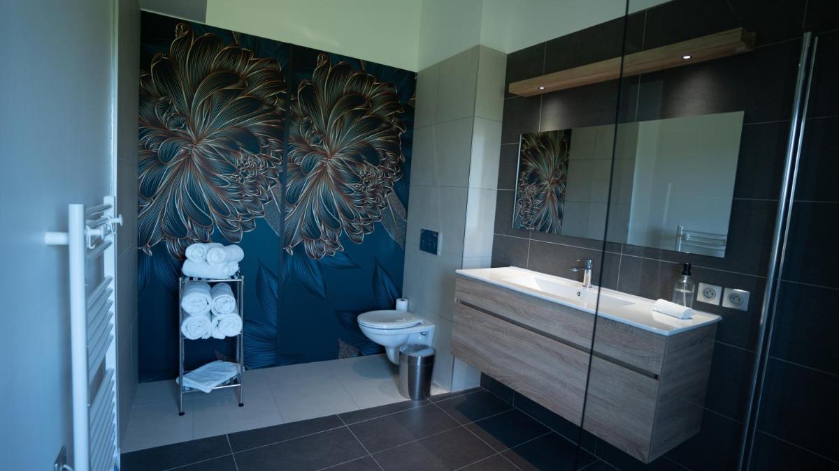Salle de bains dans l'établissement Les Villas du Parc de la Chabotterie